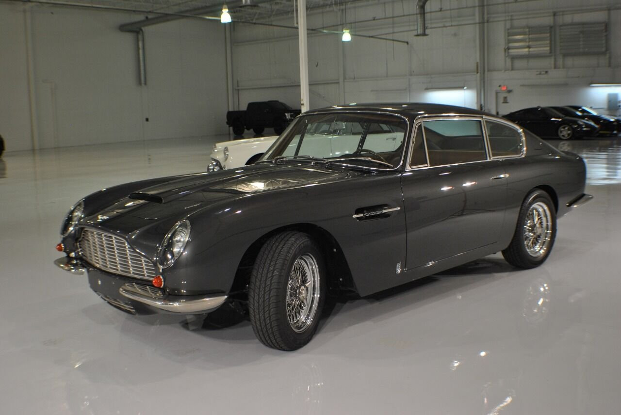 1966 Aston Martin DB6 Vantage Superleggera