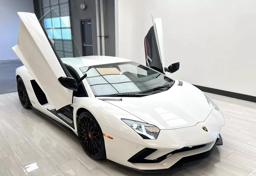 2018 Lamborghini Aventador S Coupe 2D