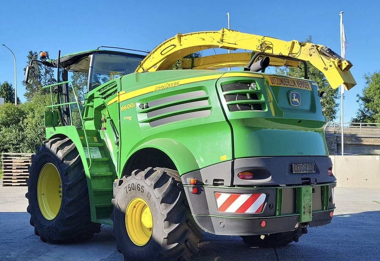 John Deere 8600 4X4 Forage harvester Farm equipment