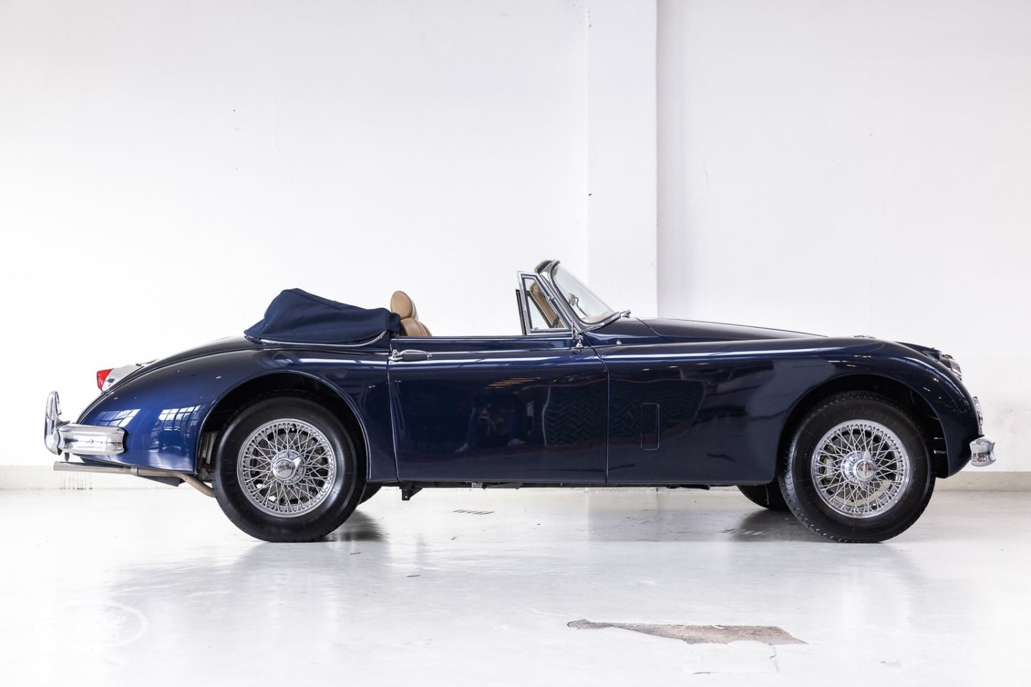 1958 Jaguar XK 150 Classic Car Auctions - Cool Classic Club - Classic & Sports Cars - Closing 17 AprilNaarden, 17 April